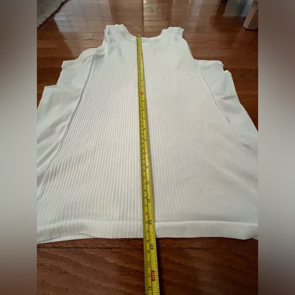 ✳️ Athleta tank top/shell thin, white NWOT - Picture 6 of 6